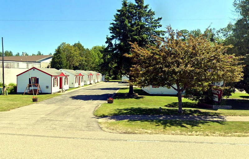 Sundown Motel - Street View (newer photo)